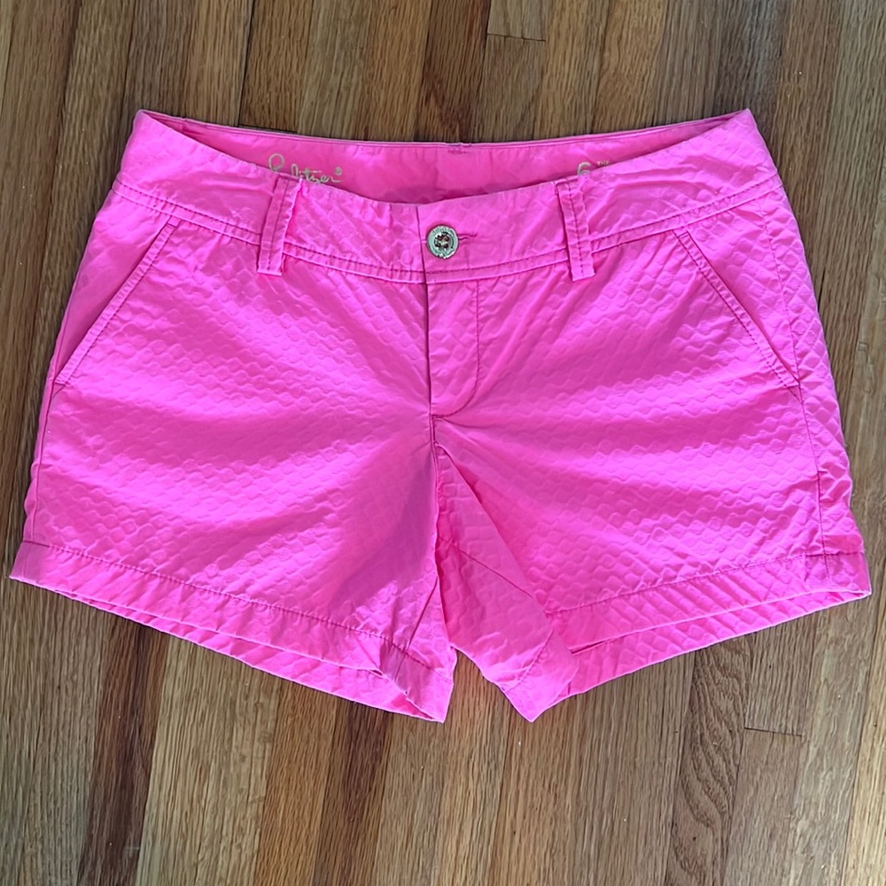Lilly Pulitzer bright pink Callahan shorts/waffle texture size 6